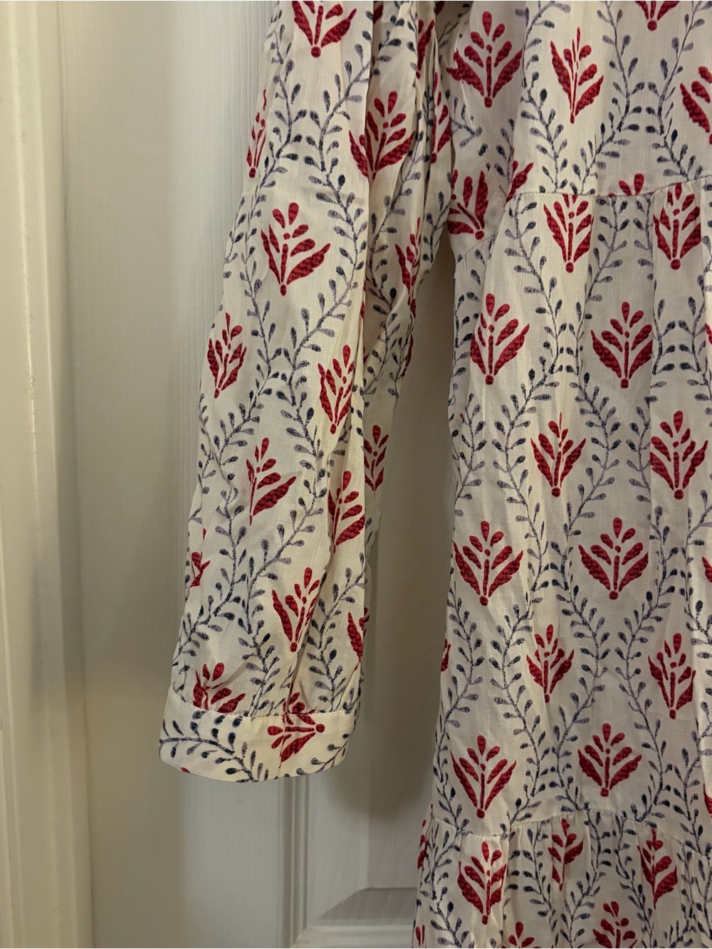Zara Midi Floral Print V-Neck Dress in Cream and Red - Lightweight - NWT - SZ L - Picture 4 of 11